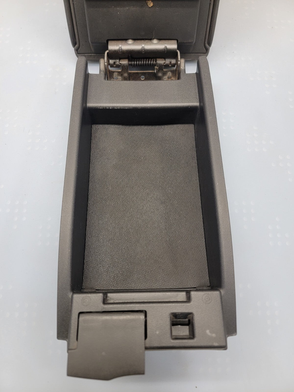 🔥08-12 Chevy Malibu FRONT CONSOLE LID ARMREST ASSEMBLY SLIDING STORAGE BLACK