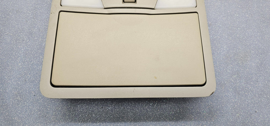 🔥09-14 Maxima Murano Rogue Overhead Console Storage Dome Map Light Lamp Tan