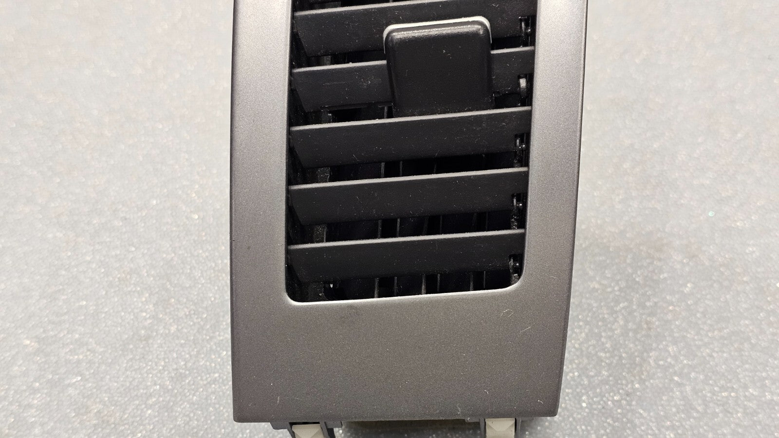 07-10 Mitsubishi Outlander Dash Right Passenger Air Vent A/C Heater Panel Silver