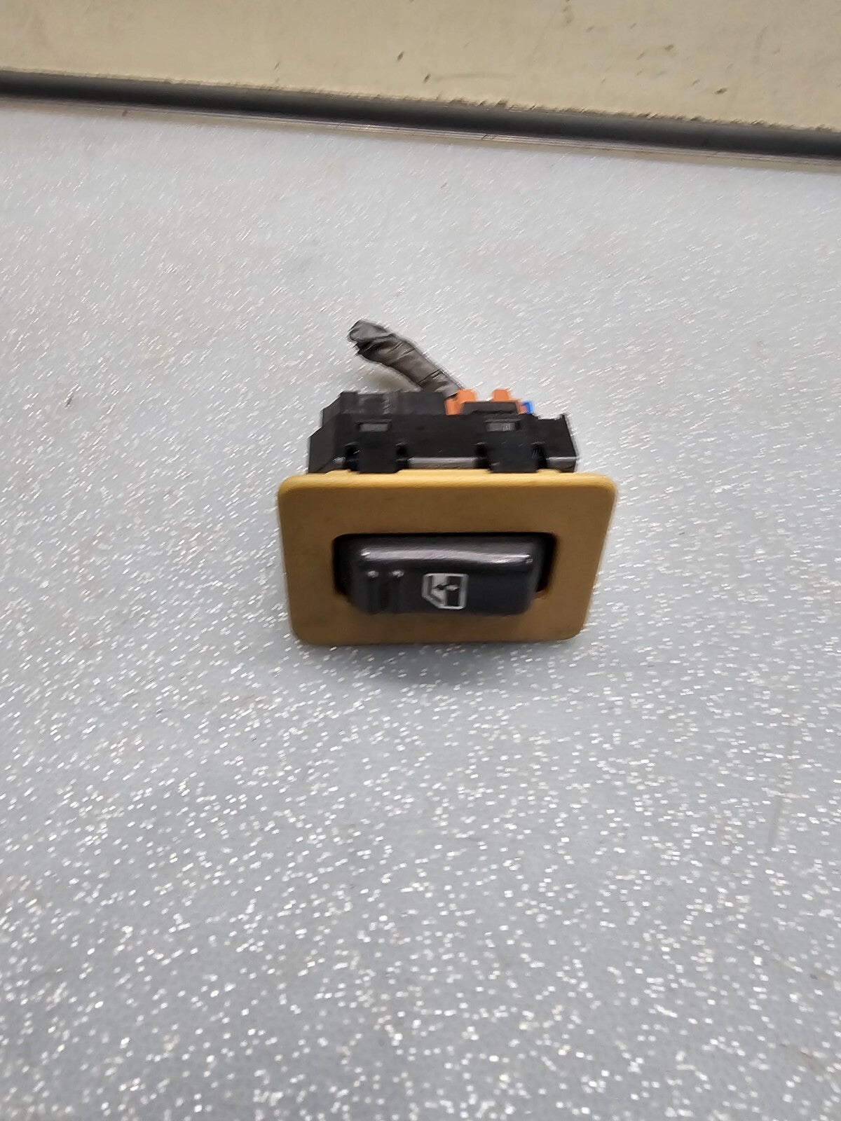 99-02 Chevy Silverado SIERRA Power Window Switch REAR Left or Right Dark TAN WS3