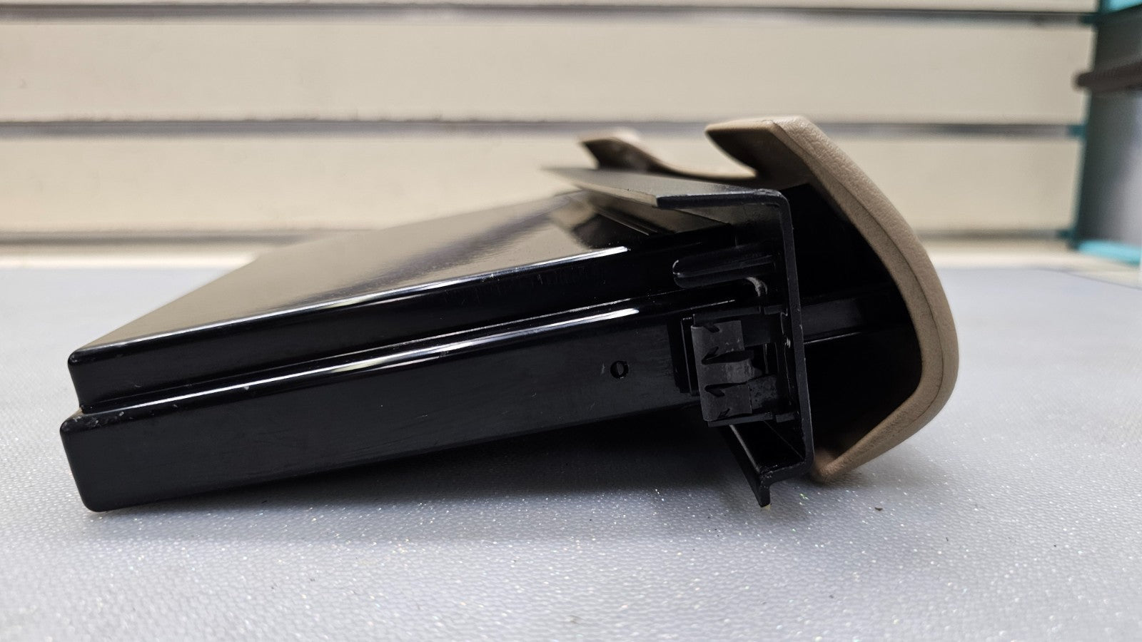 🔥00-05 BUICK LESABRE Front Dash Storage Cubby Assembly