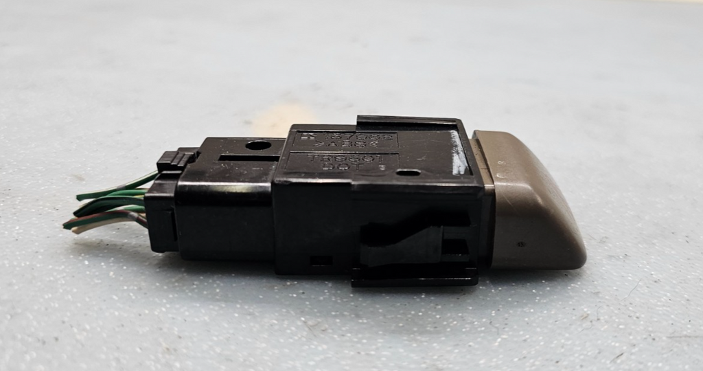 98-02 COROLLA 05-10 AVALON HAZARD EMERGENCY LIGHT SWITCH DRIVER ASSEMBLY DK TAN