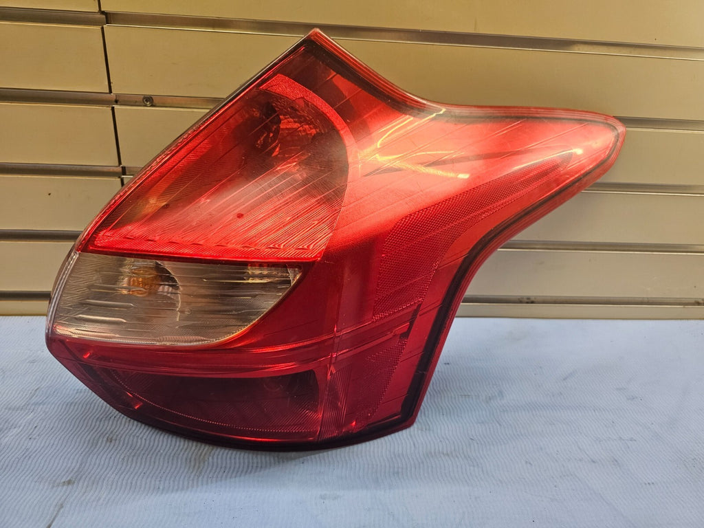 🔥12-14 Ford Focus Sedan Right Passenger Tail Brake Stop Light Lamp Assembly OEM