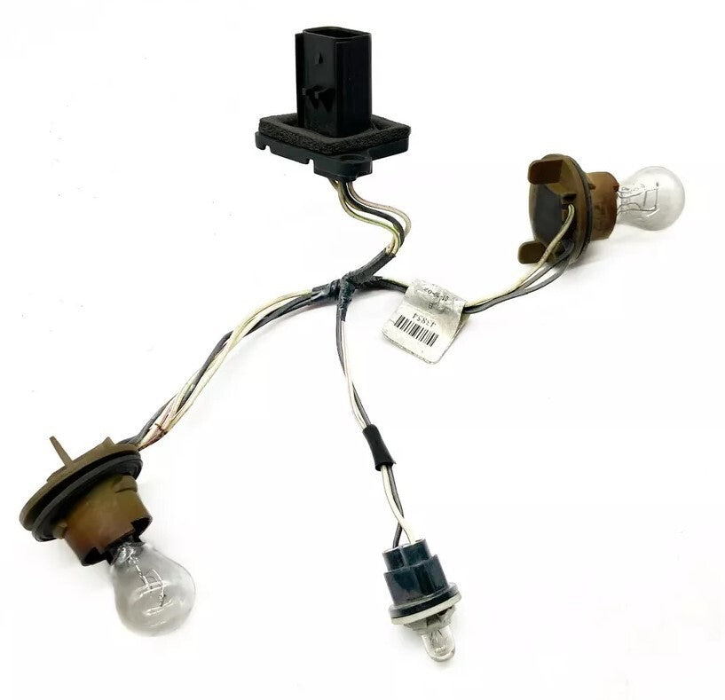 🔥05-07 Chrysler 300 Tail Lamp Wiring Harness Turn Signal Park Bulb Socket OEM