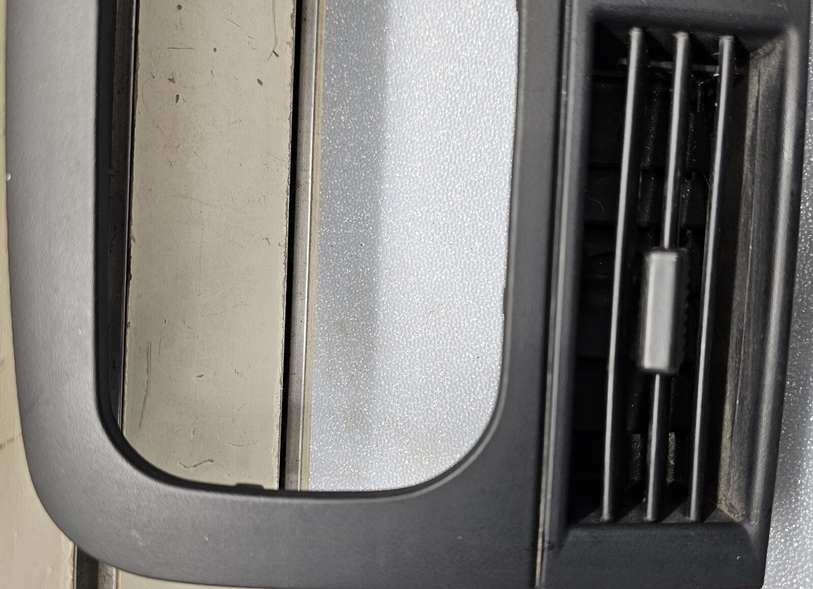 🔥99-04 Jeep Grand Cherokee Center Dash RADIO Bezel A/C Air Vent Trim BLACK B67