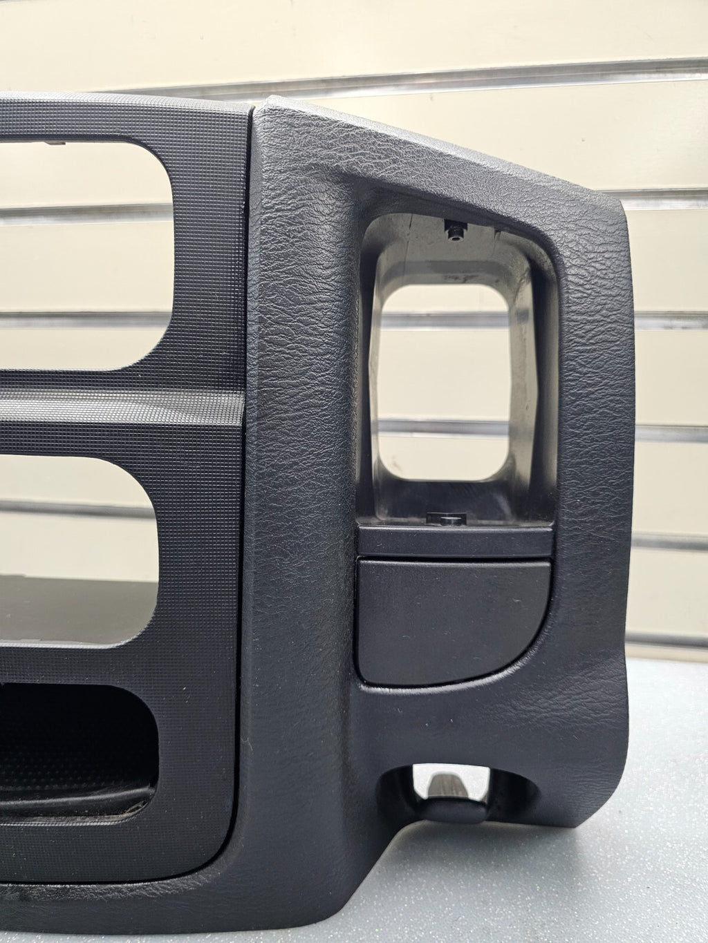 🔥02-05 Dodge RAM Dash RADIO SUUROUND Bezel Climate Trim Panel Storage Black B10