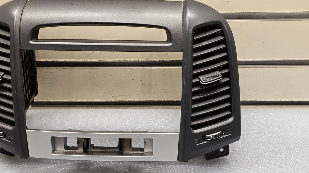 07-12 Santa Fe Dash AM FM Radio Stereo Audio Bezel Climate Trim Panel Black B53