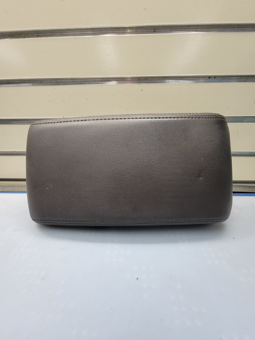 🔥08-12 Chevy Malibu FRONT CONSOLE LID ARMREST ASSEMBLY SLIDING STORAGE BLACK