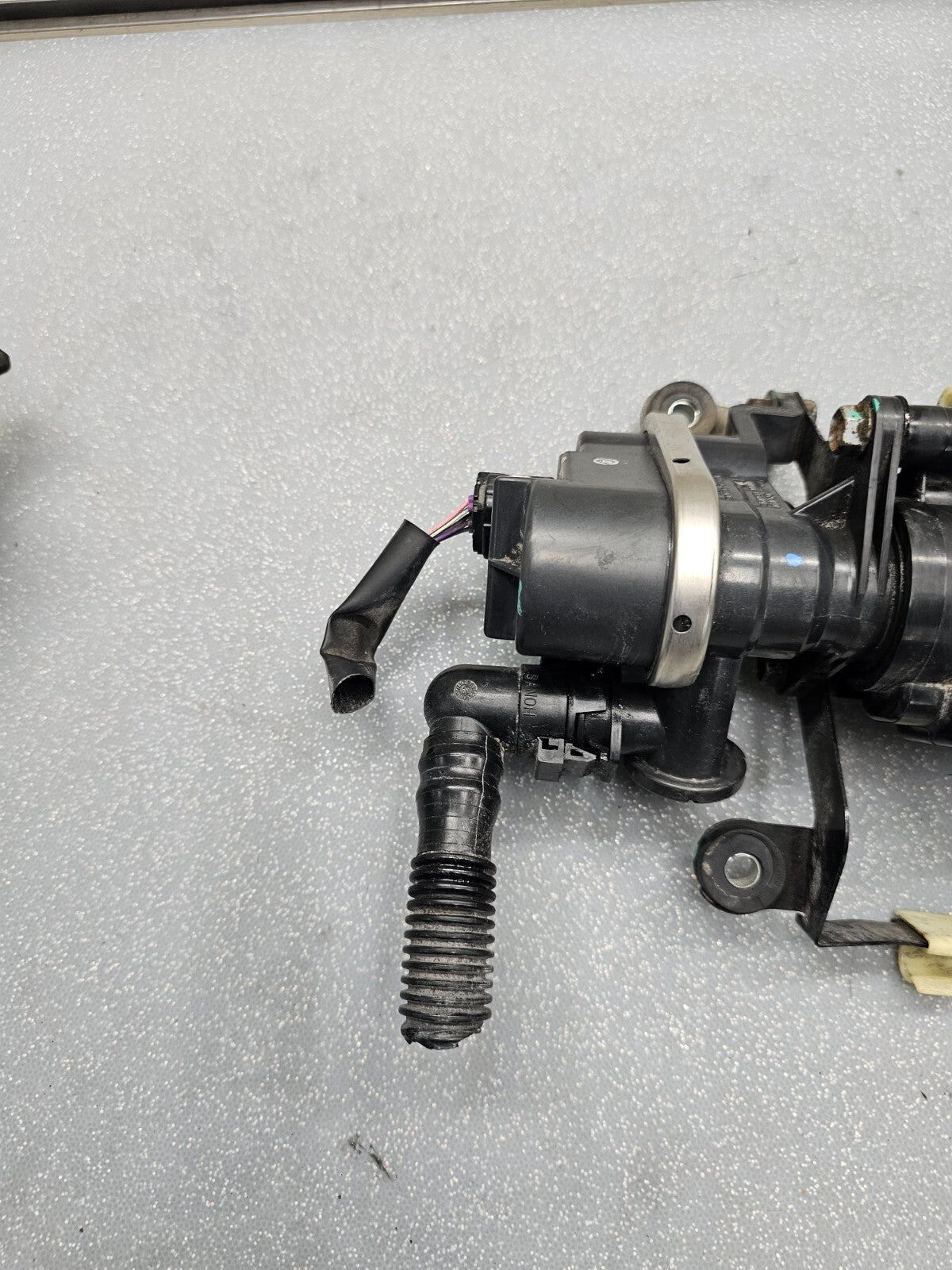 🔥2006 - 2009 Toyota Prius Gas Fuel Vapor Charcoal Canister OEM