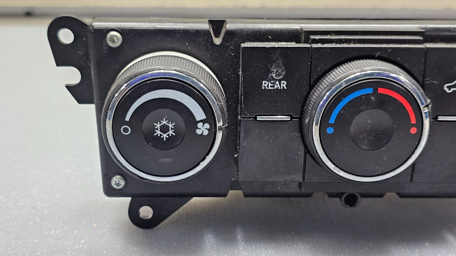 🔥07-09 CHEVY EQUINOX DASH CENTER AC HEATER CLIMATE TEMPERATURE CONTROL UNIT OEM