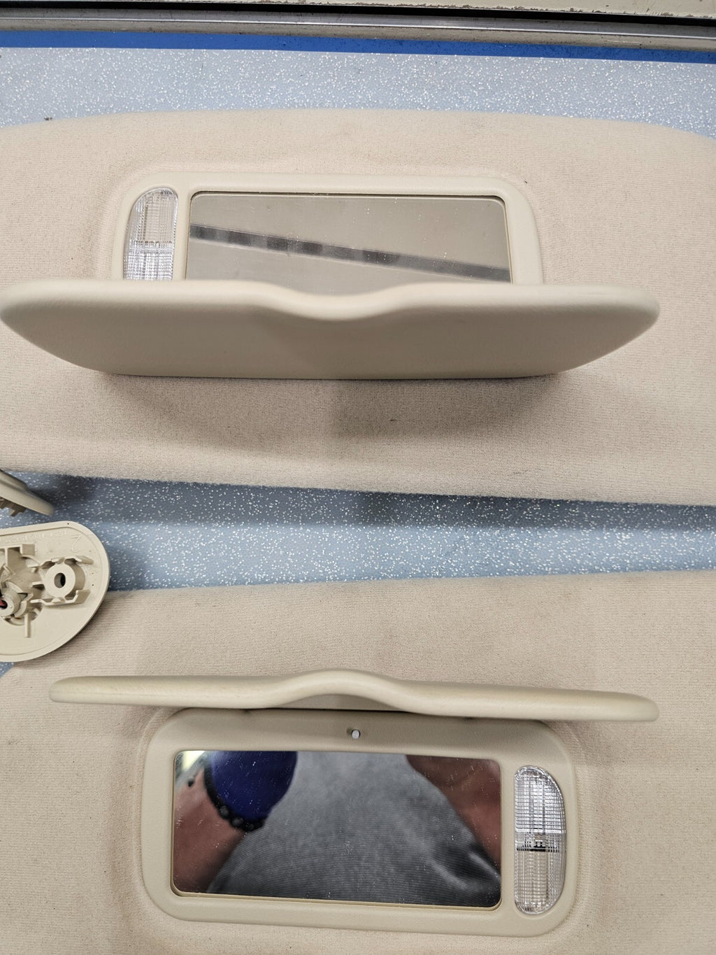 🔥02-05 Ford Explorer Sun Visor Sun Shade Pair Driver Passenger LH RH Tan OEM