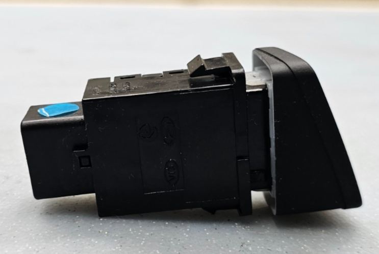 🔥05-06 Hyundai Tucson Rear Defrosted Defroster Heater Control Switch Button