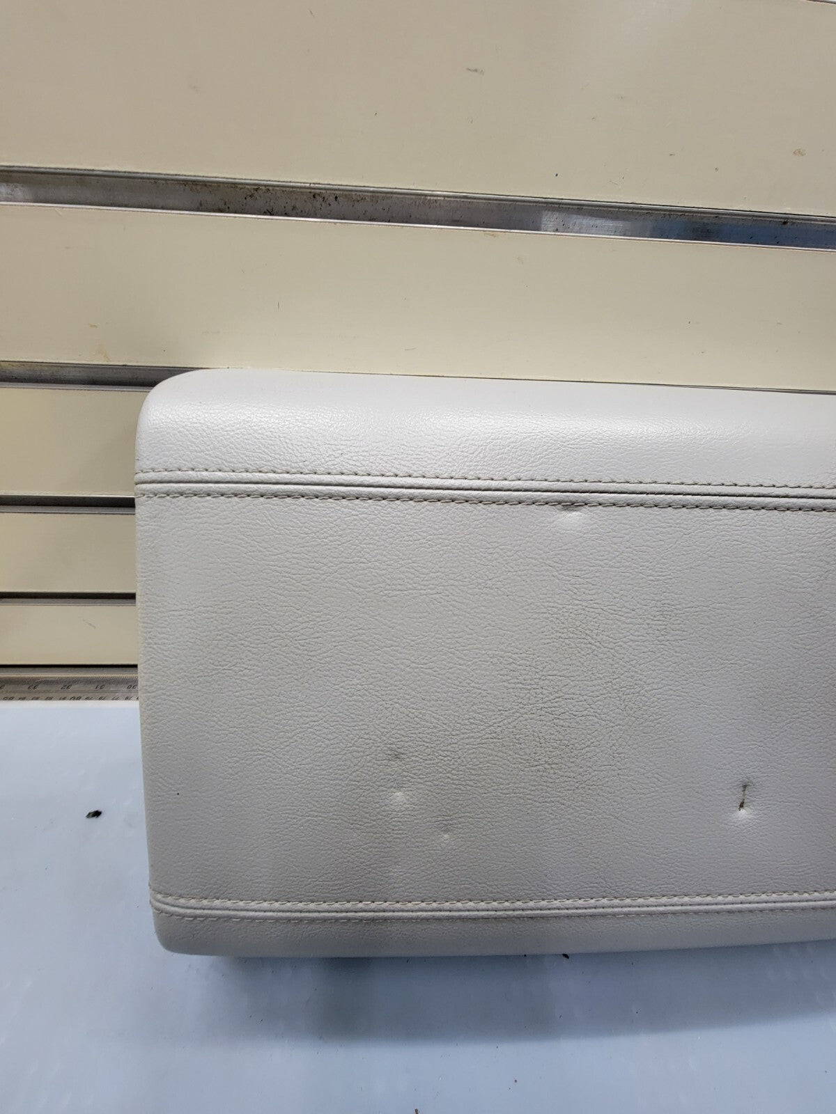 🔥03-06 Lincoln Navigator Center Console Lid Armrest Dove Leather Light Gray L18