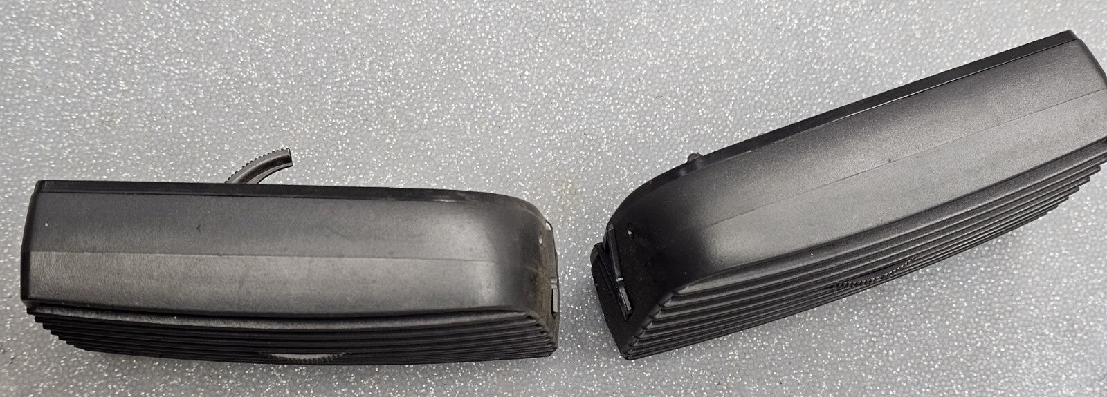 02-05 Dodge RAM CENTER DASH LEFT/RIGHT Heater Air Vents Filter Conditioner Pair