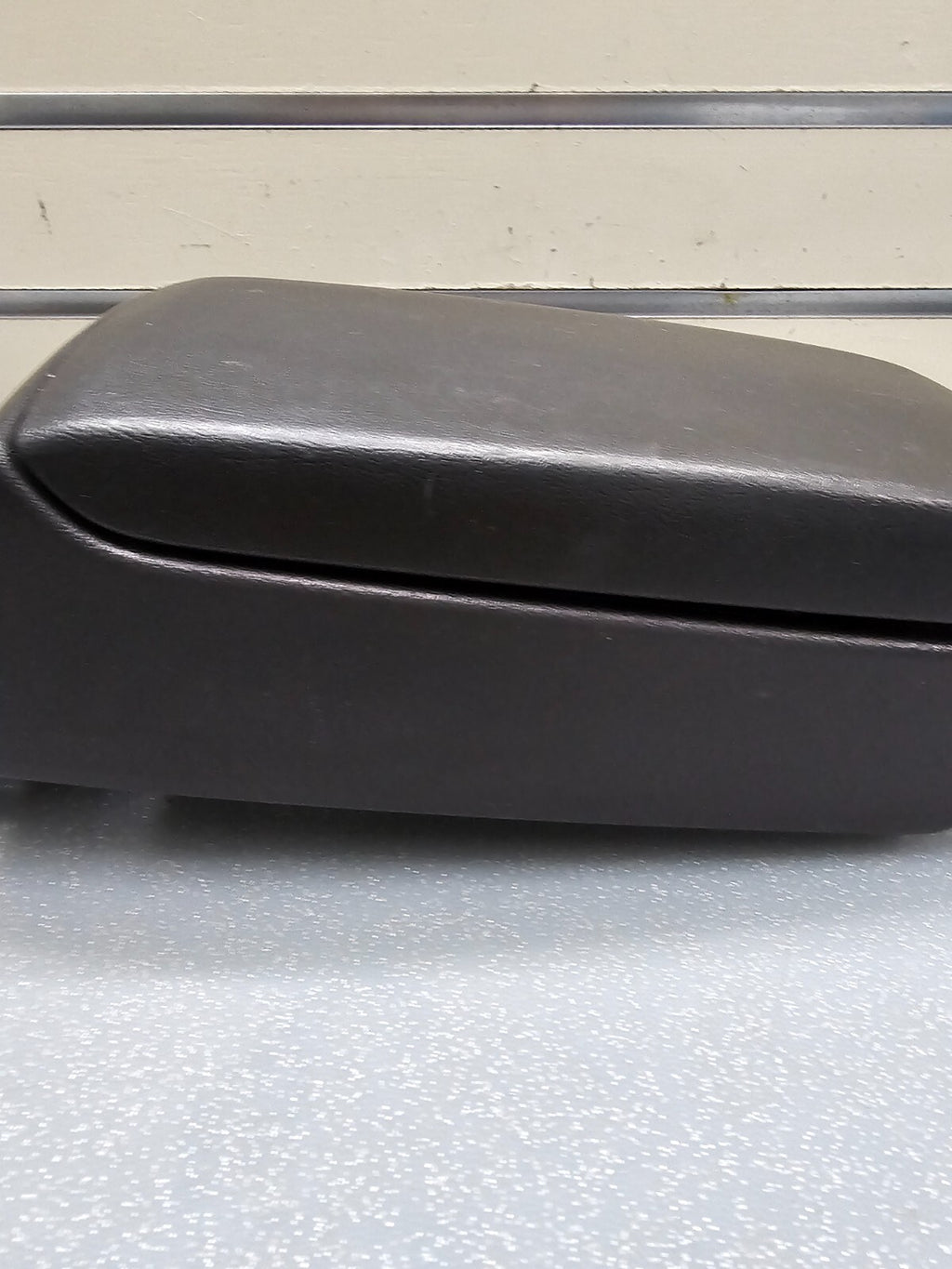 🔥04-12 GMC Canyon Chevy Colorado Center Console Arm Rest Lid BLACK OEM
