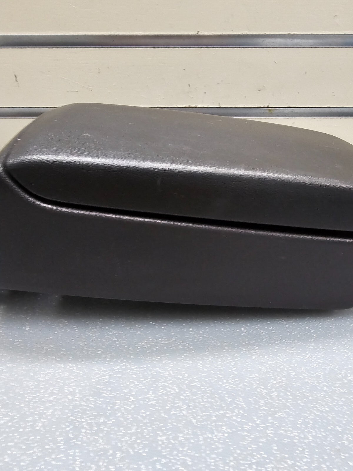 🔥04-12 GMC Canyon Chevy Colorado Center Console Arm Rest Lid BLACK OEM