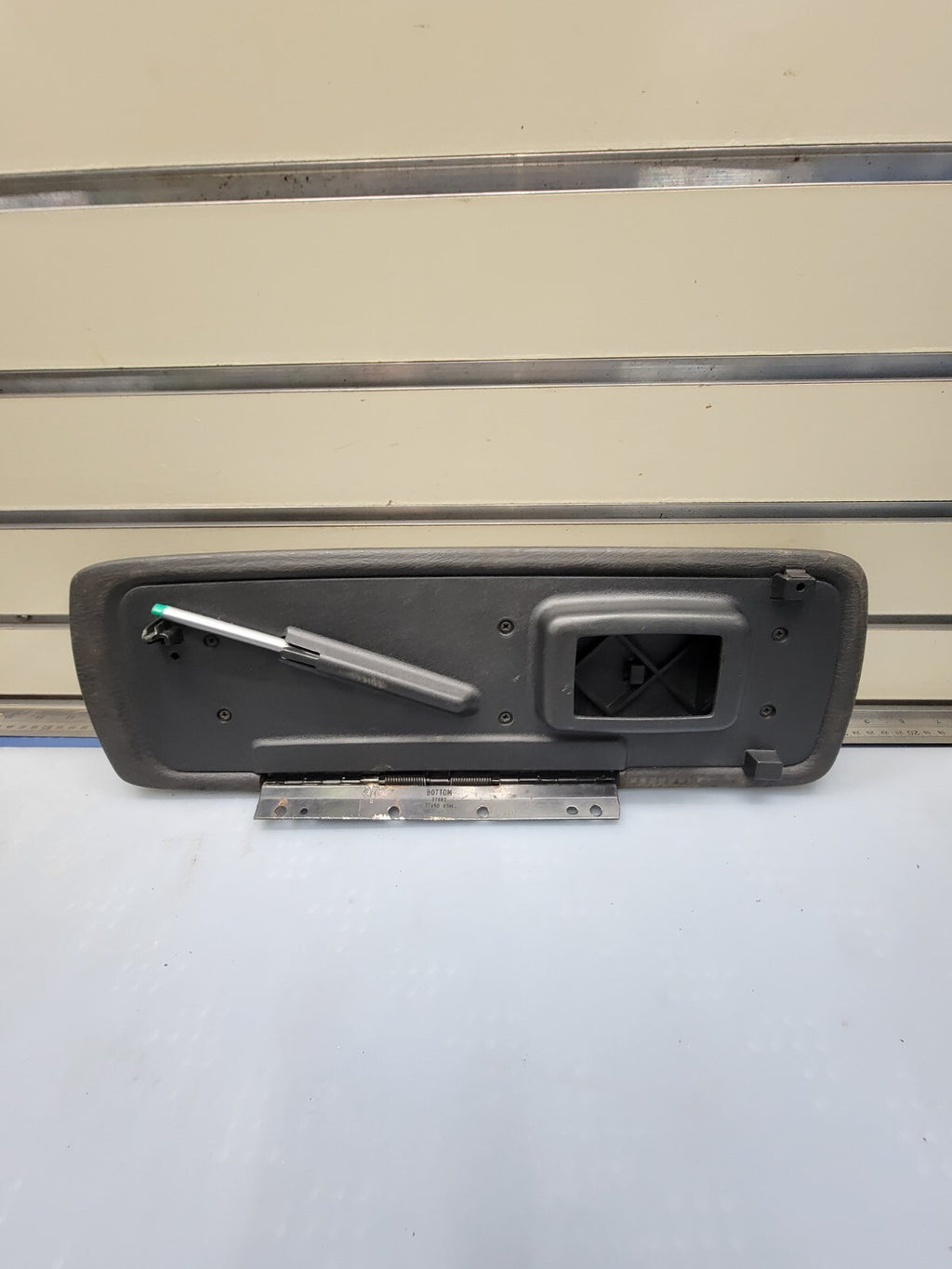 🔥2001-2007 Dodge Dakota/ Durango Center Console Lid Bracket Armrest Black