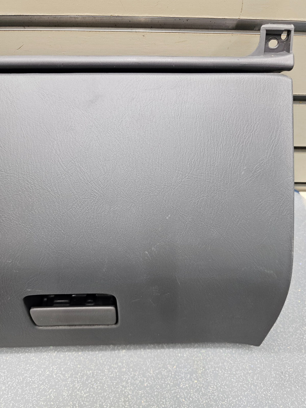 🔥98-01 FRONTIER XTERRA LOWER DASH GLOVE BOX STORAGE COMPARTMENT ASSEMBLY GRAY