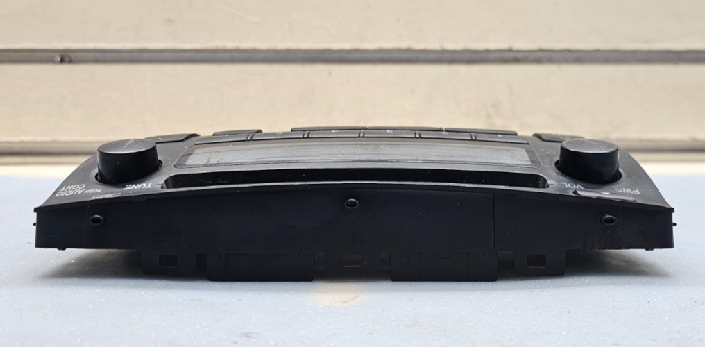 🔥05-08 Toyota Corolla Matrix Dash AM FM Radio Receiver Display CD Player Black