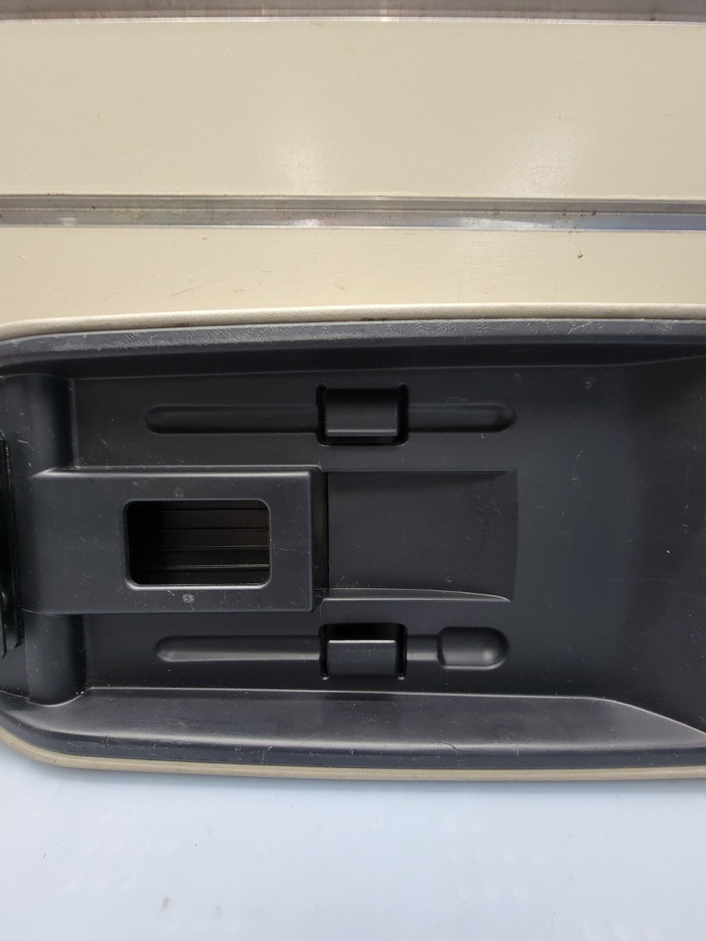 🔥05-07 Chrysler 300 Dodge CHARGER Center Console ARMREST Lid Cover LIGHT TAN