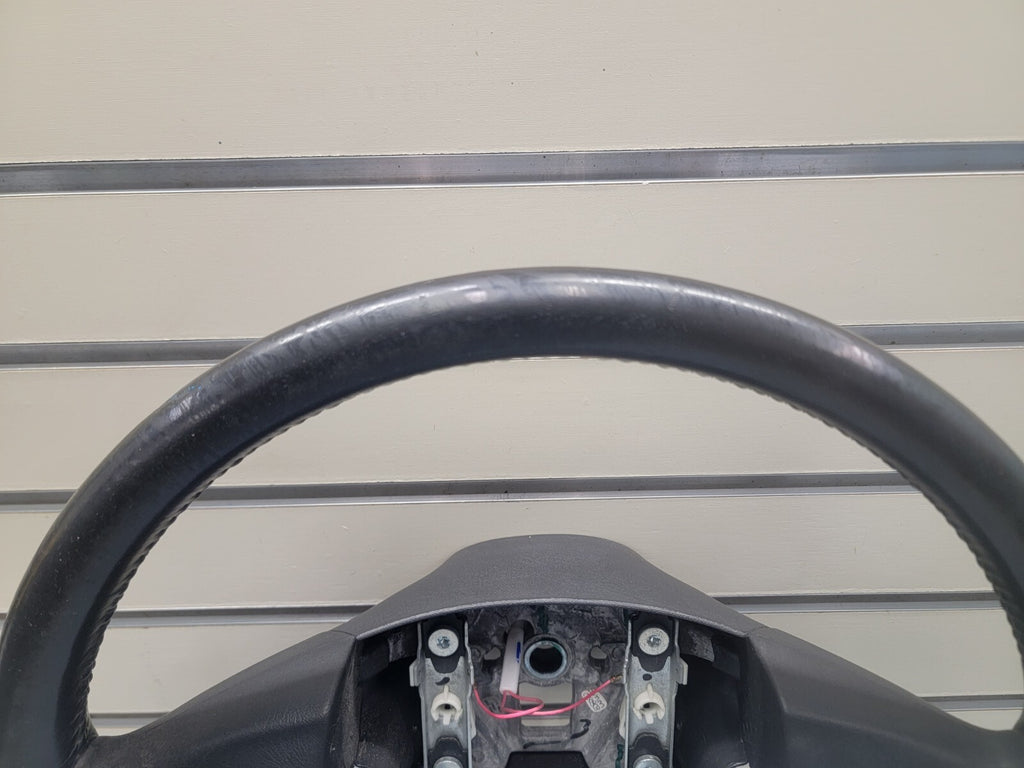 02-09 Trailblazer Envoy03-06 SILVERADO SIERRA YUKON STEERING WHEEL LEATHER BLACK