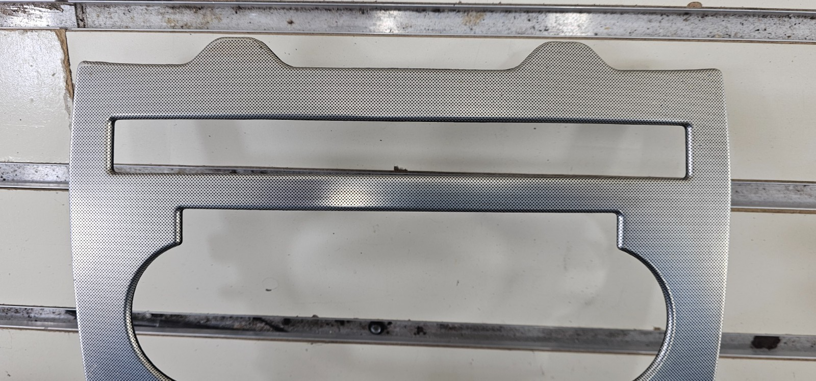 🔥05-07 JEEP GRAND CHEROKEE DASH PANEL RADIO SURROUND TRIM BEZEL SILVER OEM B70