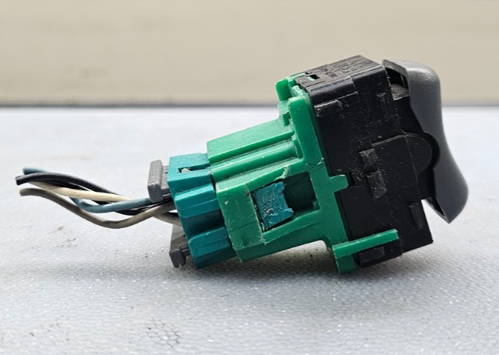 🔥97-05 GRAND PRIX VENTURE FRONT LEFT DRIVER POWER DOOR LOCK SWITCH PUSH BUTTON