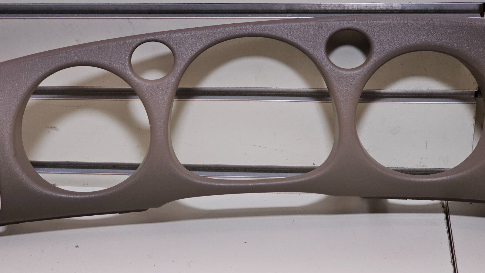 🔥00-05 BUICK LESABRE DASH SPEEDOMETER INSTRUIMENT CLUSTER BEZEL TRIM PANEL TAN