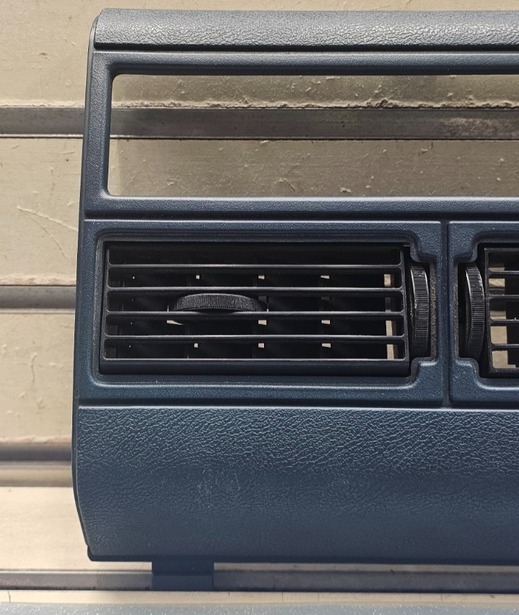 88-94 Chevy CK GMC Suburban Silverado Tahoe Blazer Center Dash Radio bezel Blue