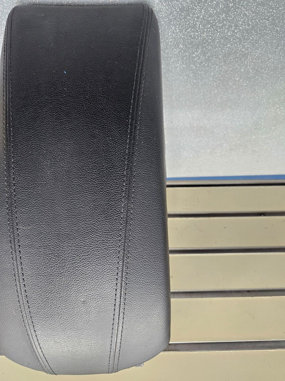 🔥11-14 HYUNDAI SONATA FRONT CENTER CONSOLE ARM REST LID COVER TOP PAD BLACK OEM