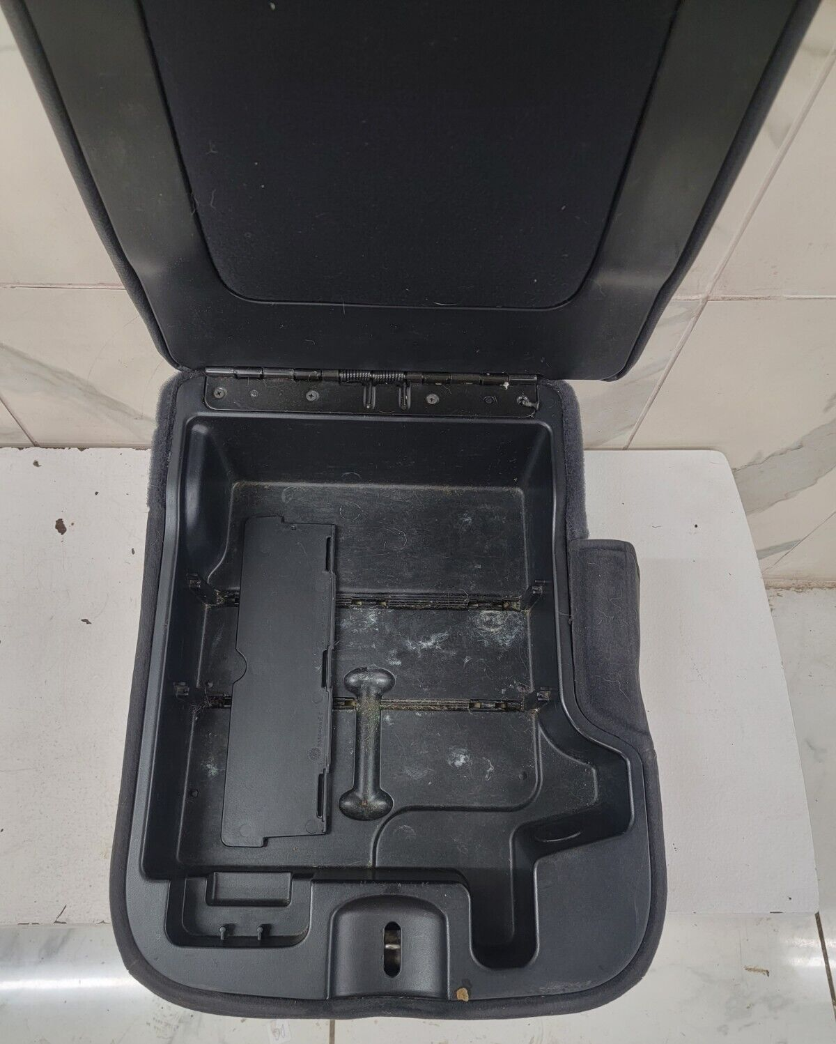 2002-2008 Dodge Ram 1500 Jump Seat Console Arm Rest Storage OEM Black JS7