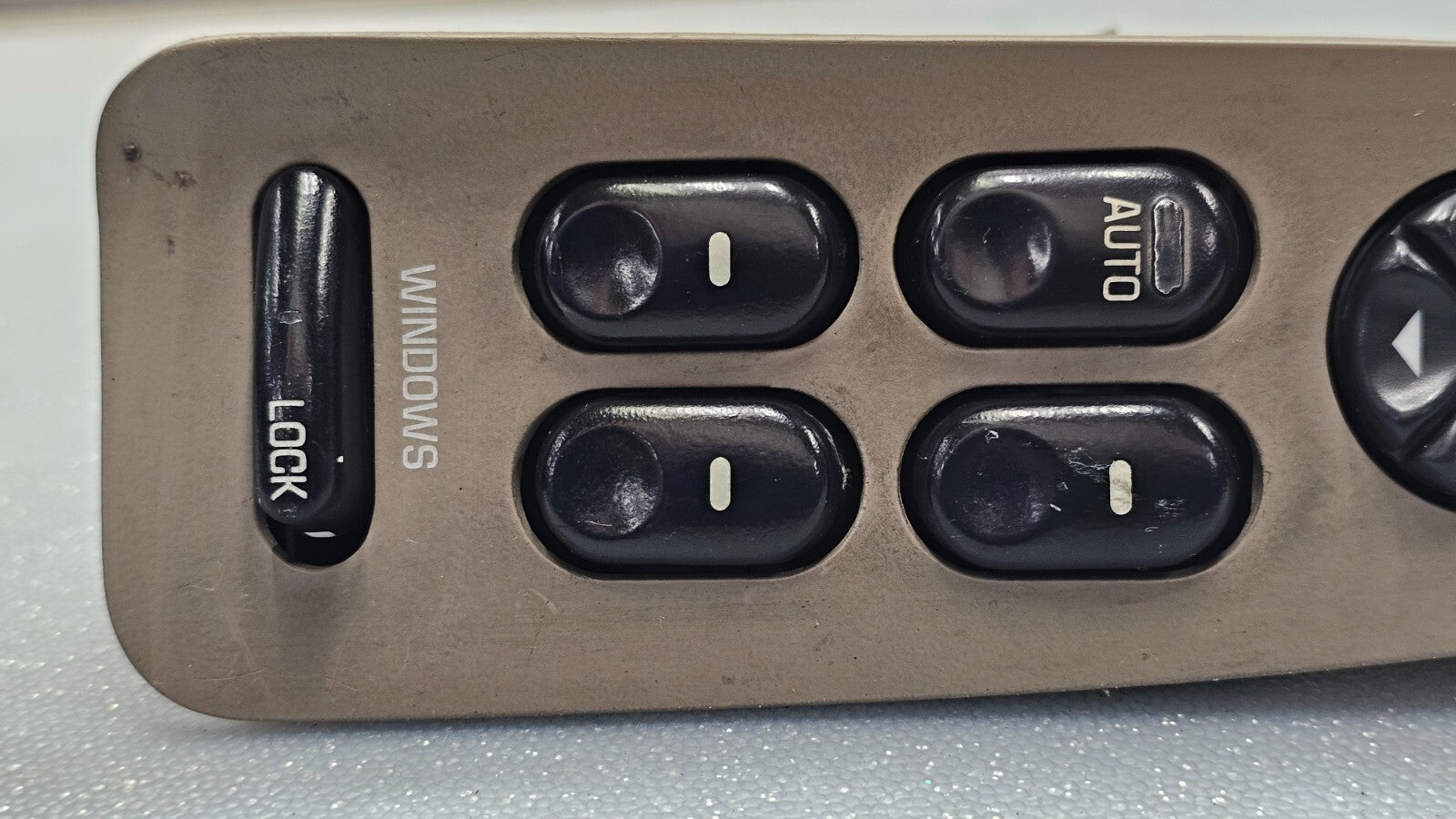 🔥97-05 Century Regal Left Driver aster Power Window Mirror Switch Assembly Tan