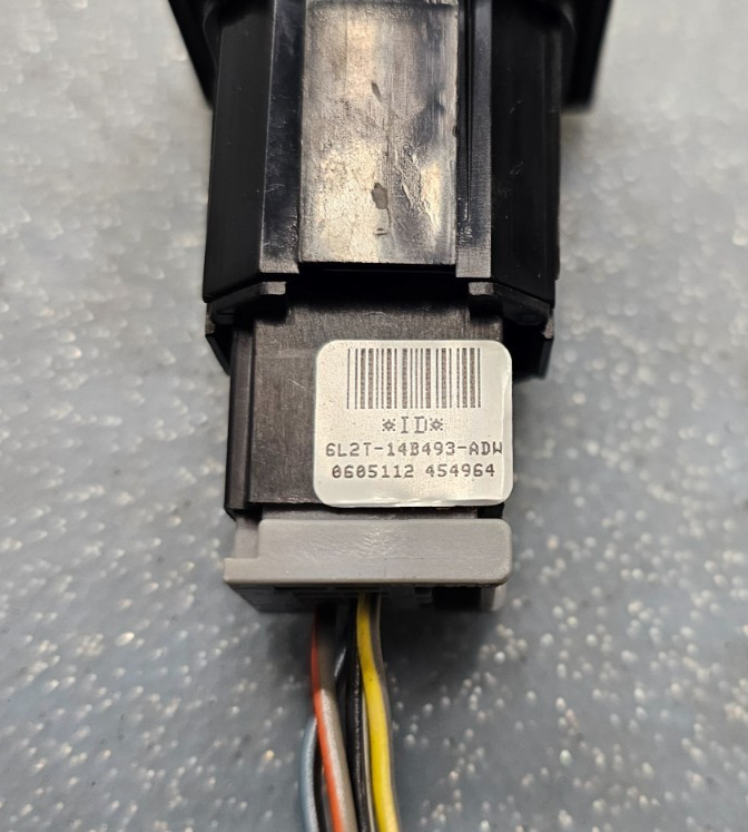 🔥06-10 Ford Explorer Traction Control Switch Push Button Assembly Black OEM