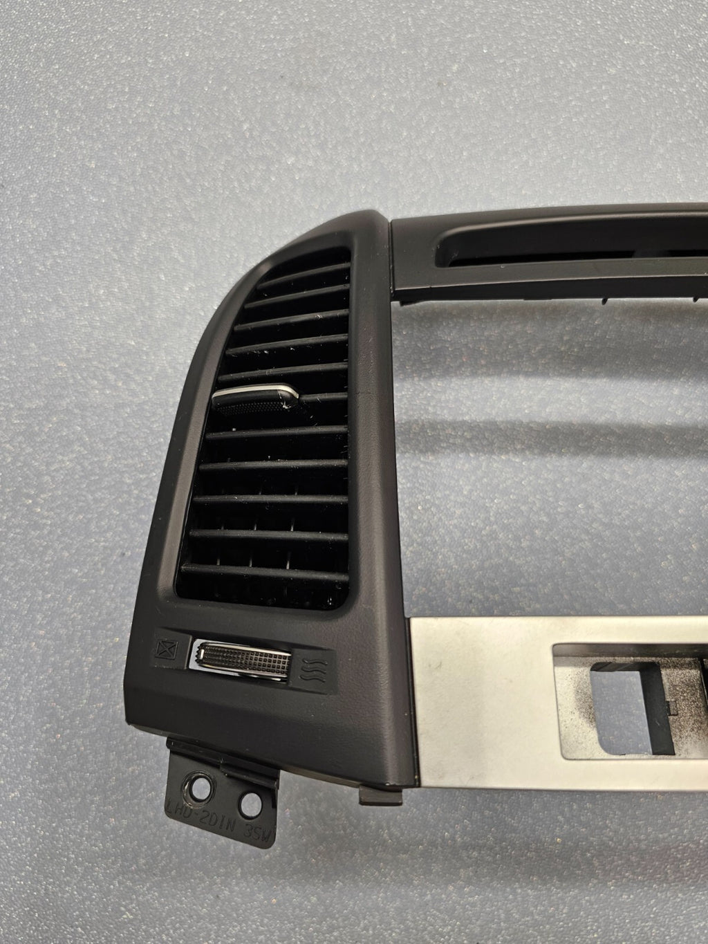 🔥10-12 Hyundai Santa Fe Dash Radio Surround Bezel Climate Trim Panel Black B53