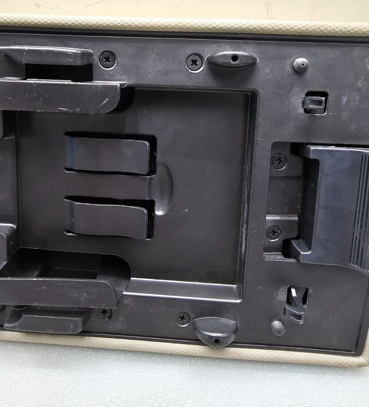 08-12 Ford Escape Mariner Tribute Center Console Lid Cover ARM REST ASSEMBLY TAN