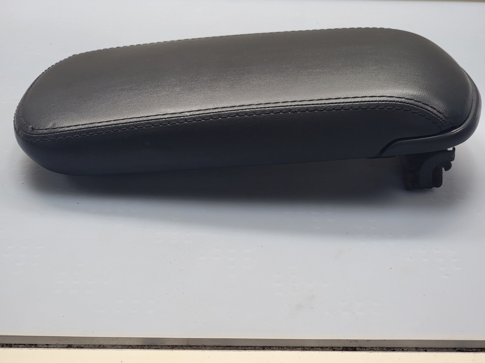 🔥2011-2014 CHRYSLER 200 DODGE AVENGER CENTER CONSOLE LID ARM REST BLACK