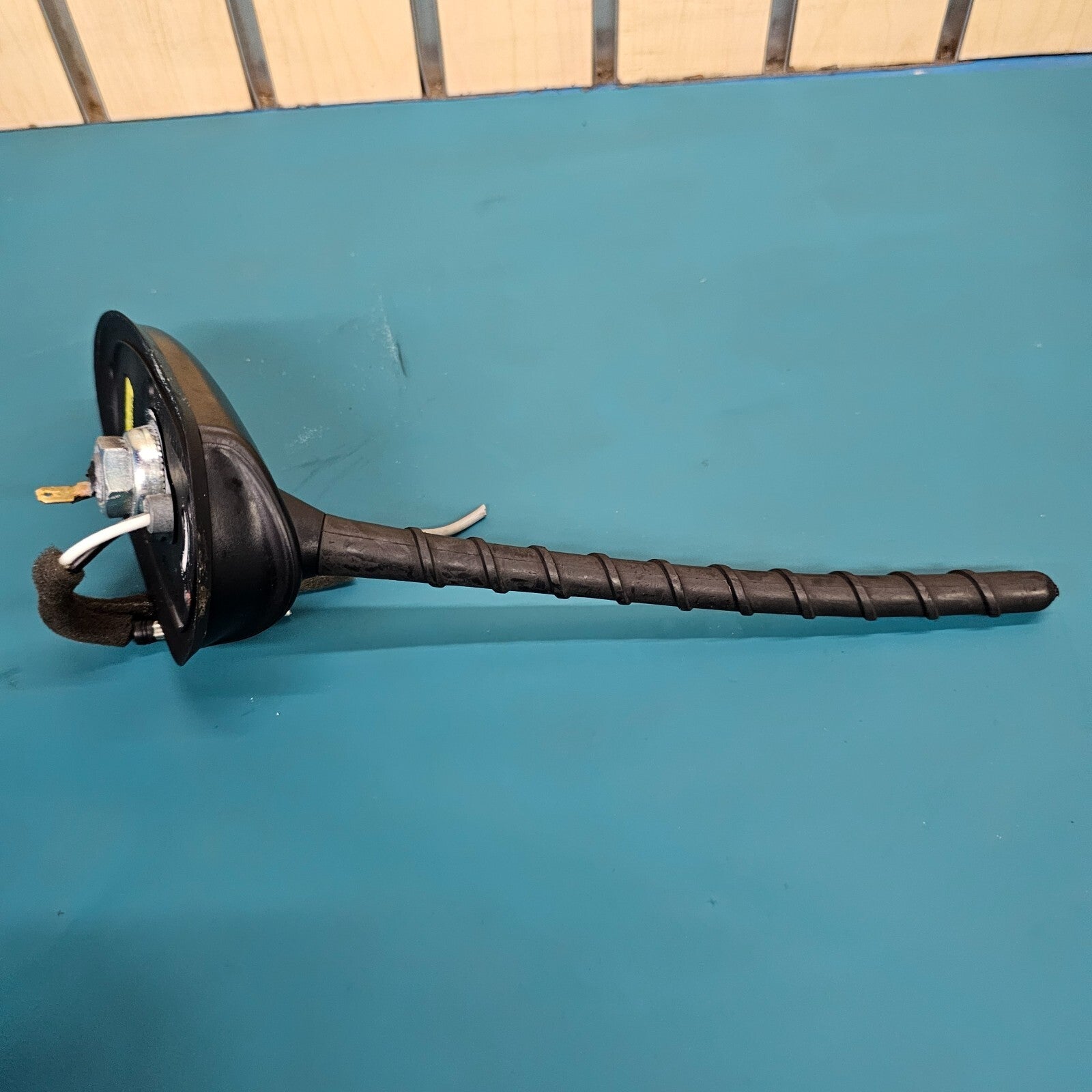 08-12 Hyundai Elantra Touring Roof Mounted Radio Hatchback Stubby FM Antenna XM