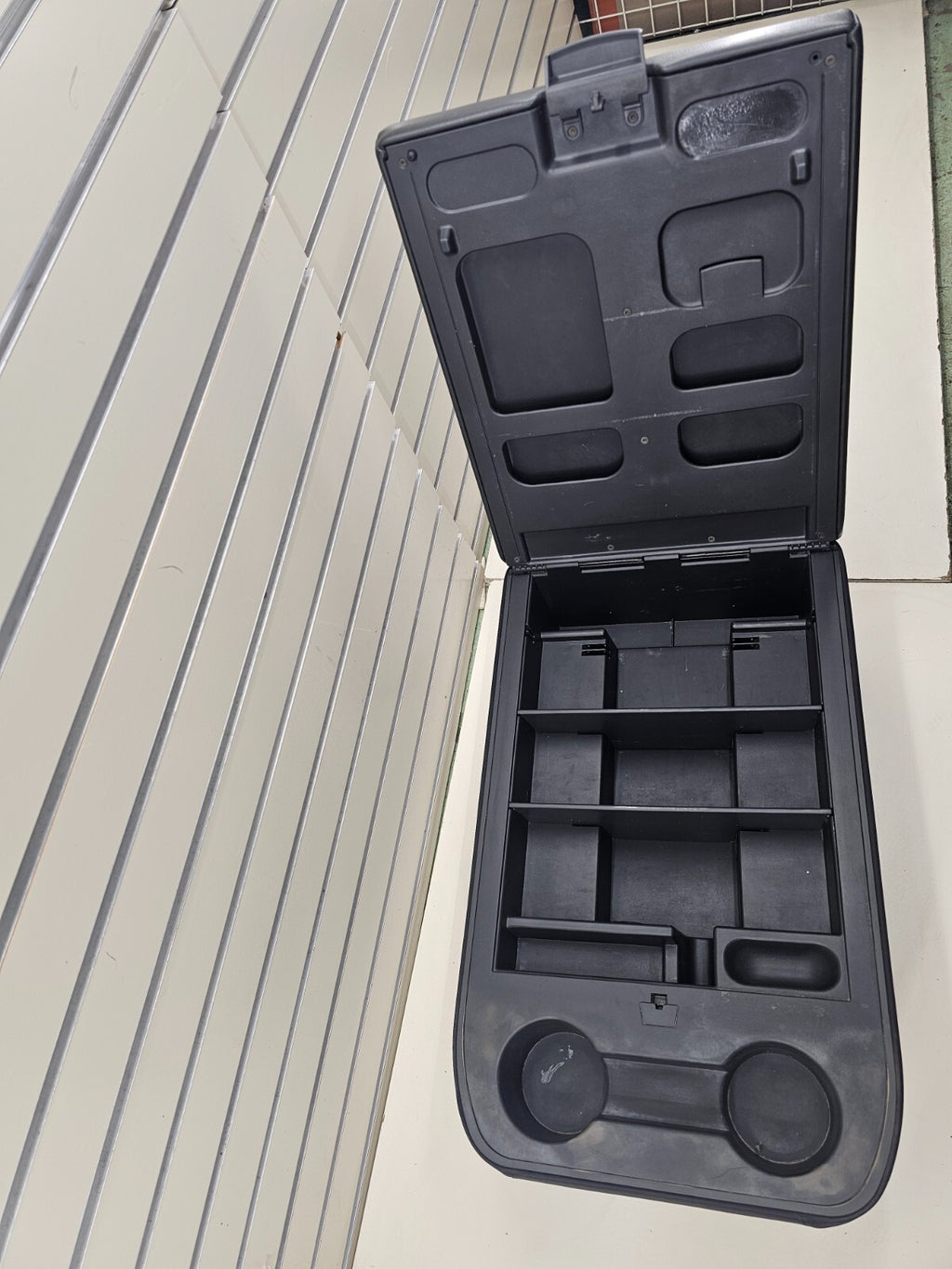 04-08 NISSAN TITAN Front Center Console Jump Seat Cup Drink Holder Black Leather