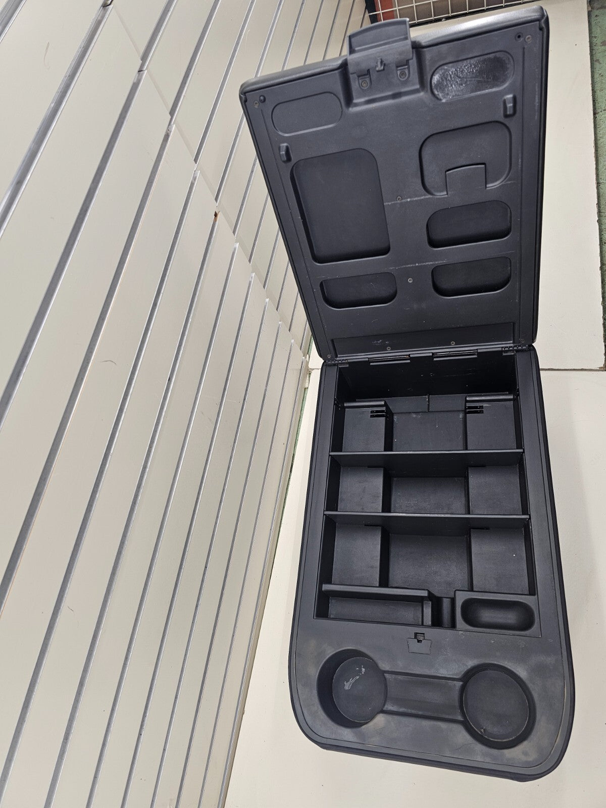 04-08 NISSAN TITAN Front Center Console Jump Seat Cup Drink Holder Black Leather