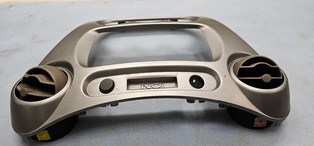 🔥03-07 Ion Radio Dash Display Stereo A/C HVAC Climate Control Bezel Silver