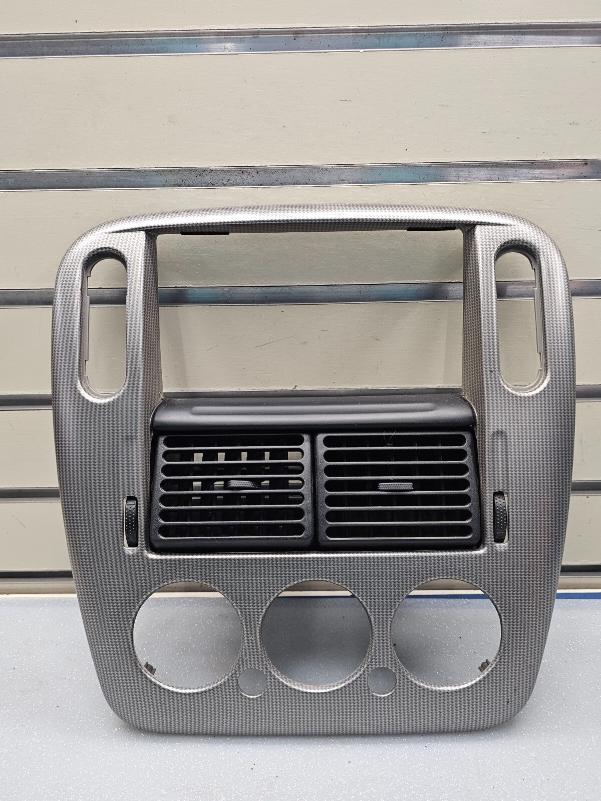 🔥02-05 FORD EXPLORER RADIO AUDIO CLIMATE TEMPERATURE CONTROL BEZEL TRIM SILVER