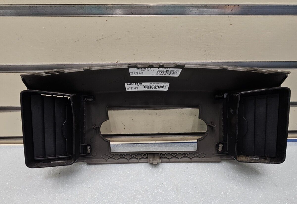 🔥05-07 Jeep Grand Cherokee Radio Dash Bezel Trim Surround AIR Vent GRAY B30