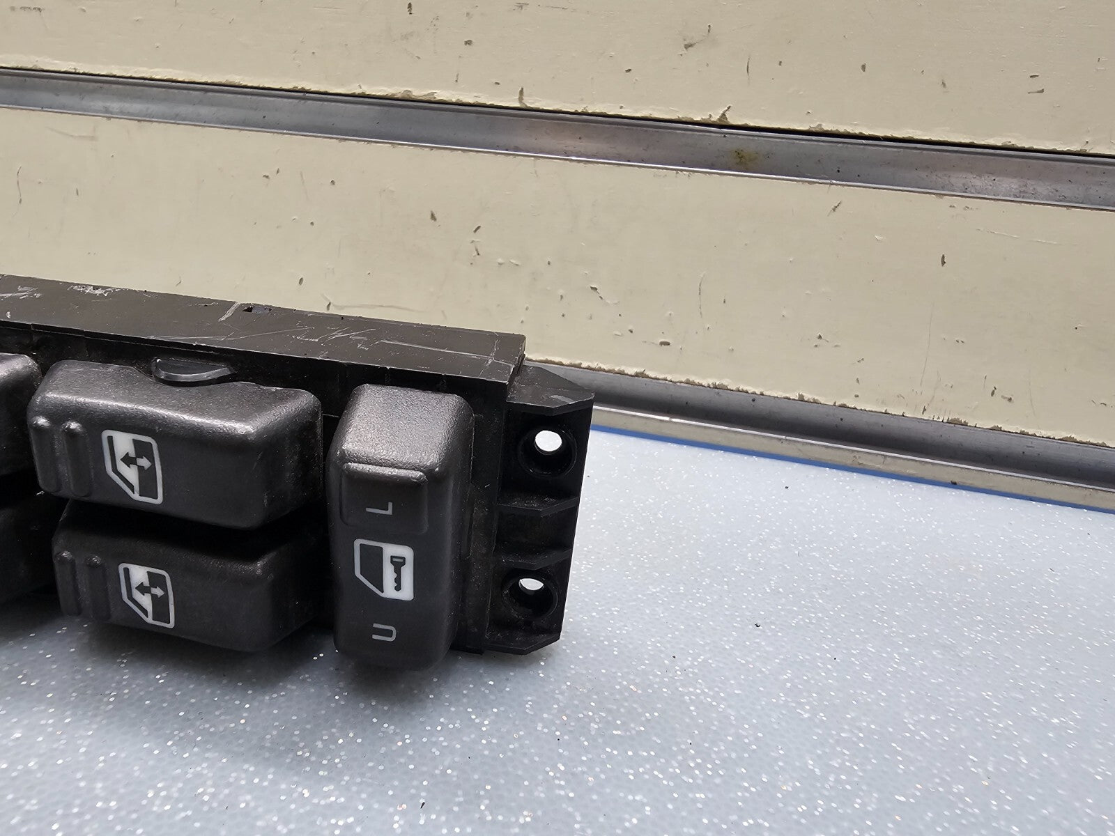 99-02 Silverado SIERRA 4 DOOR FRONT Left DRIVER Master Power Window Switch WS4
