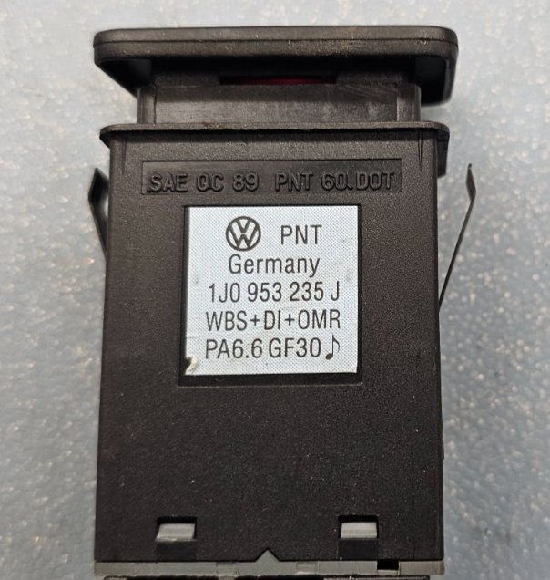 99-06 Golf Jetta Emergency Flasher Hazard Emergency Light Switch Assembly Black