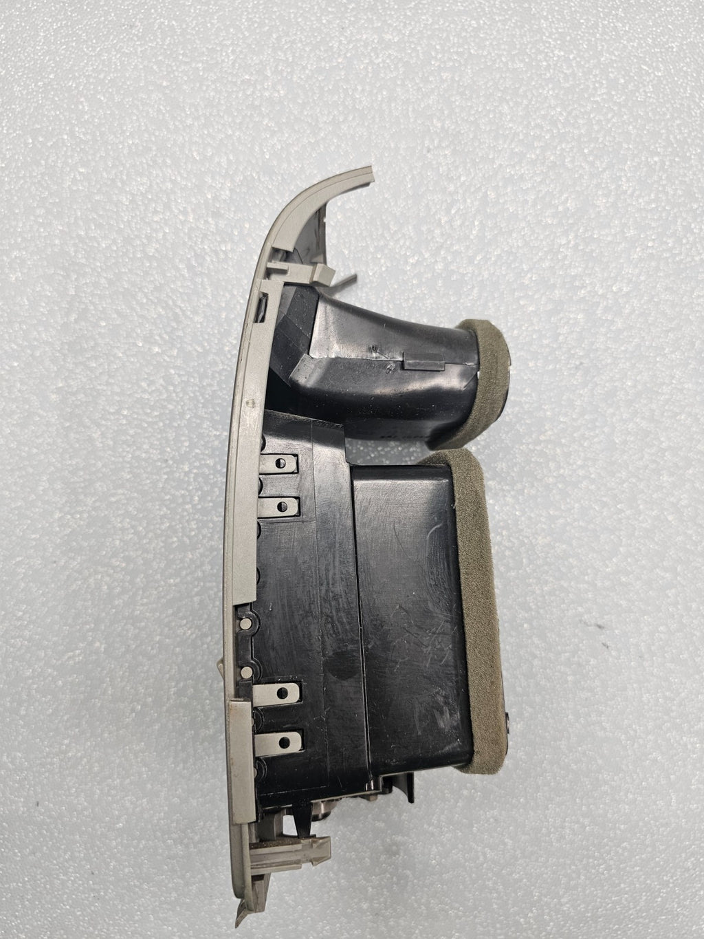 05-15 NISSAN TITAN ARMADA QX56 DASH FRONT CENTER LEFT AIR VENT HEATER TRIM GRAY