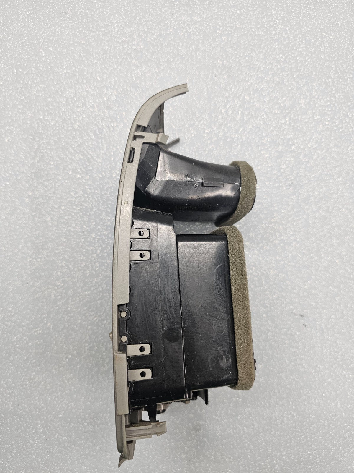 05-15 NISSAN TITAN ARMADA QX56 DASH FRONT CENTER LEFT AIR VENT HEATER TRIM GRAY