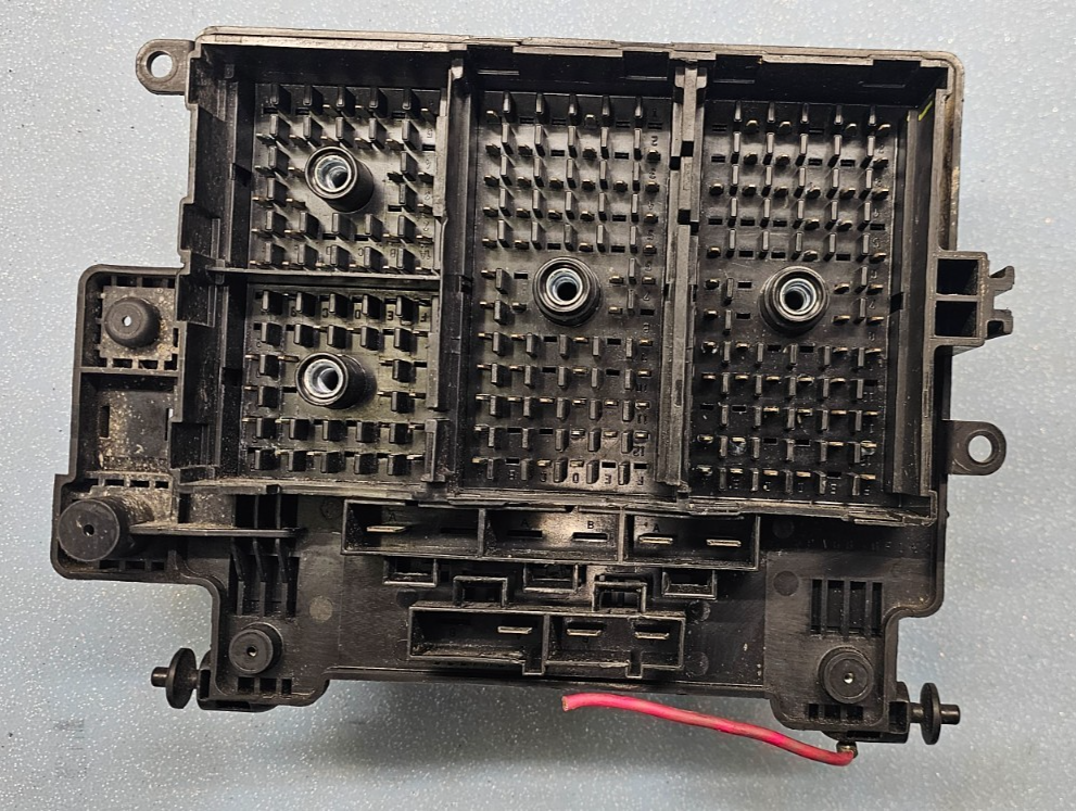 🔥06-07 Chevy Silverado Sierra Power Module Engine Unit Fuse Relay Box Junction