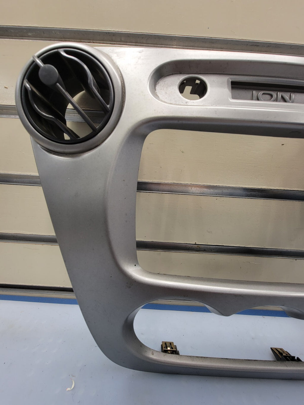 🔥2003-2007 Saturn Ion Radio AC Climate Control Bezel Assembly Vents silver