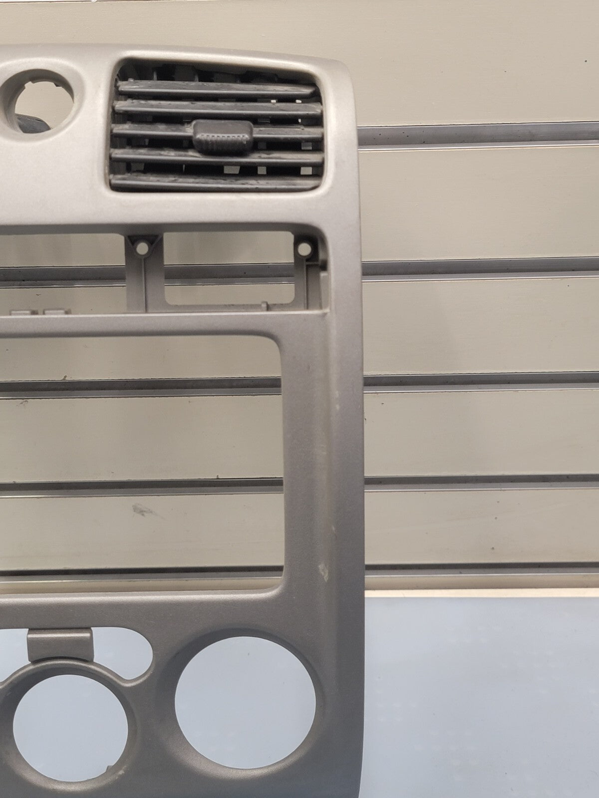 🔥2004-2012 CHEVY COLORADO GMC CANYON CENTER DASH RADIO VENT BEZEL SILVER