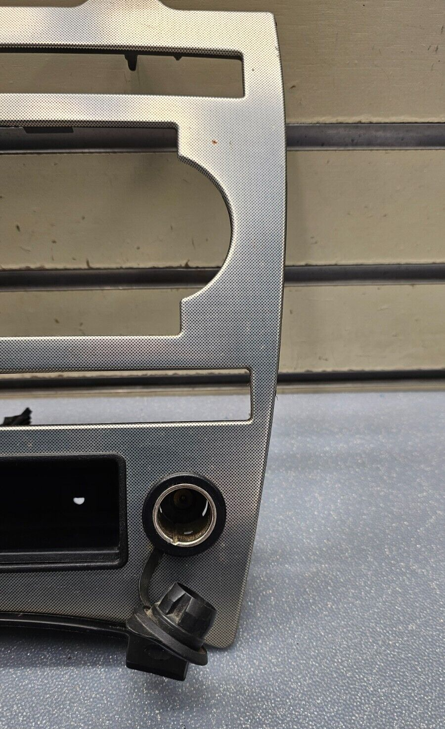 🔥05-07 JEEP GRAND CHEROKEE DASH PANEL RADIO SURROUND TRIM BEZEL Silver OEM B70